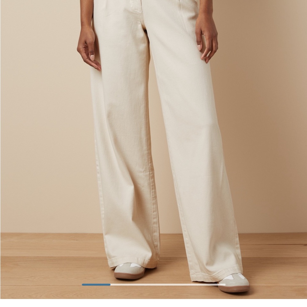 American Eagle Cream Wide-Leg Pants short size 18